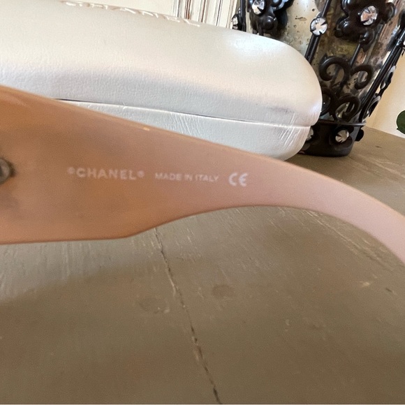 Chanel Sunglasses 5076H - Cream CC-Mother of Pearl Vintage - Picture 8 of 11